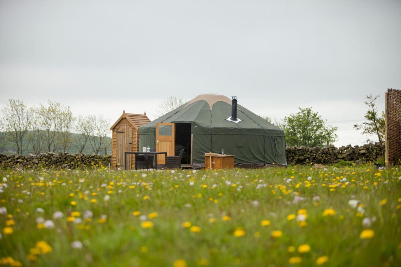 Secret Cloud House Holidays Luxury Yurts With Hot Tubs Cauldon Exteriér fotografie